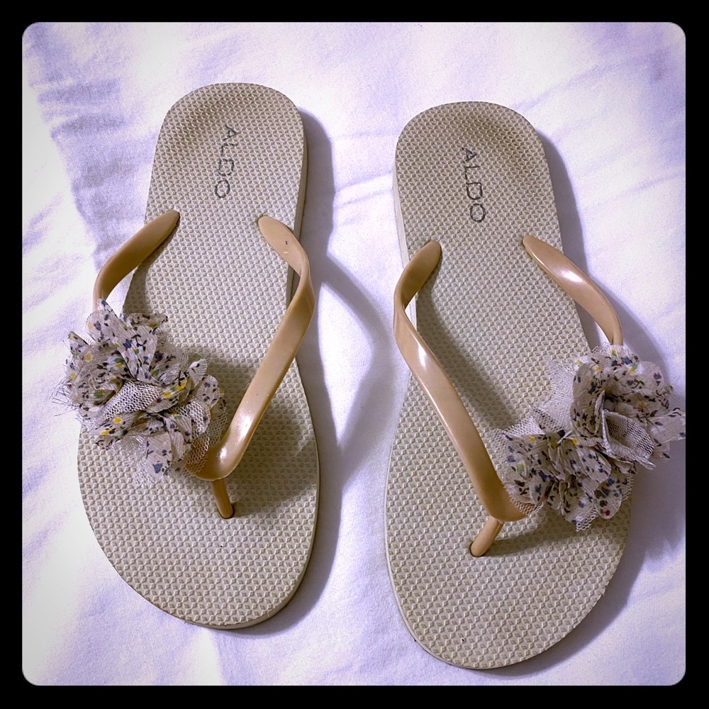 Aldo Flip Flops (8.5)